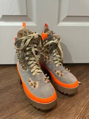 Cape Robbin Jadey Spike Studs Combat Neon Grey Suede Boots Women's 7